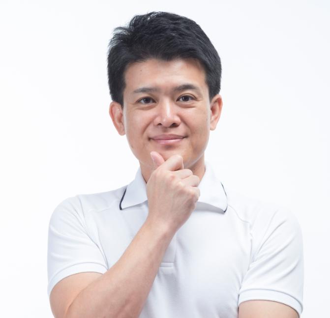院長　安谷屋 徳章